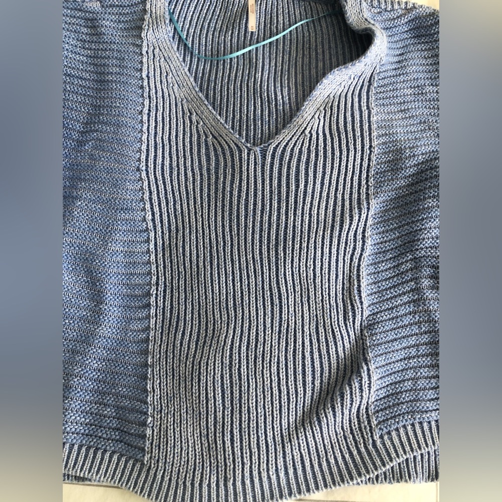 Free People When It Rains V-Neck Sweater - Picture 5 of 9